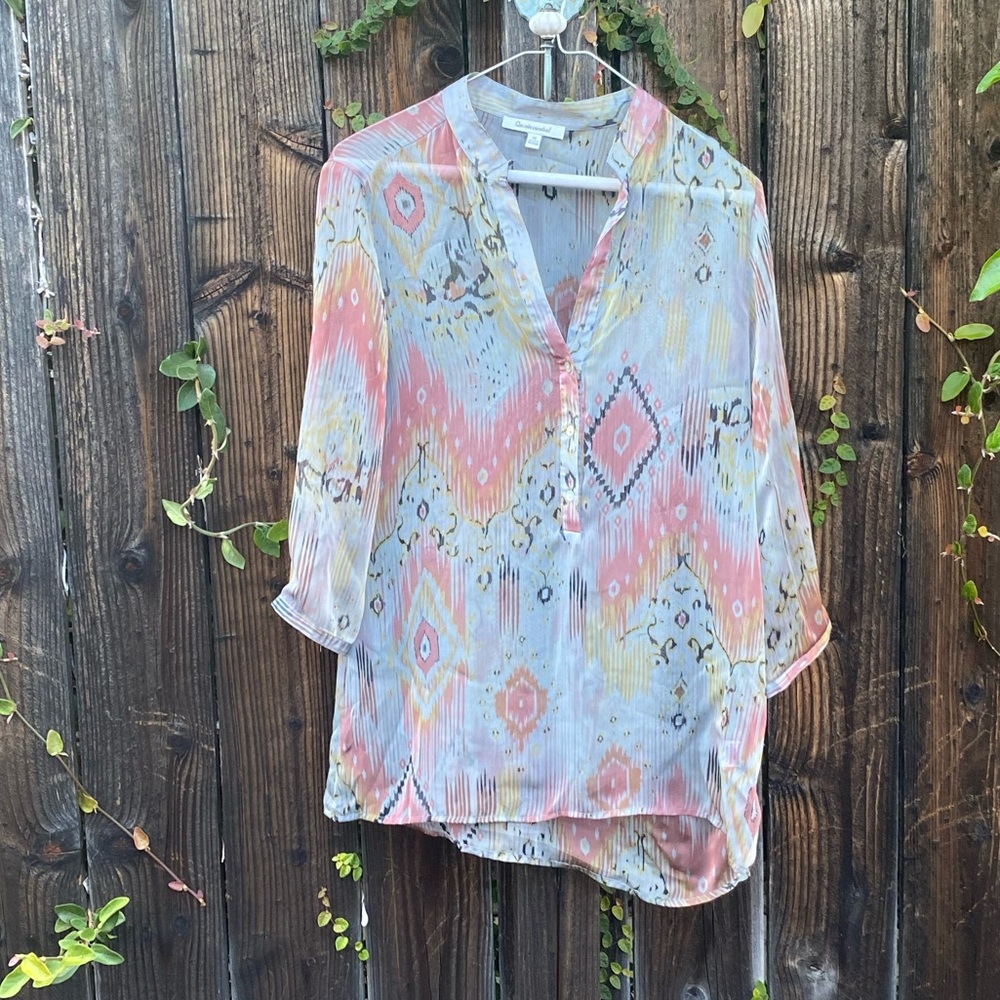 Fun blouse